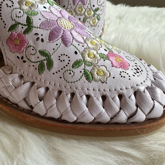 MEXICO EN LA PIEL {NIB} white floral huaraches | US 6 | flat woven leather shoes - Picture 4 of 12